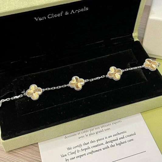 [Lumi Jewels]CLOVER 5 MOTIFS CHRISTMAS LIMITED EDITION BRACELET
