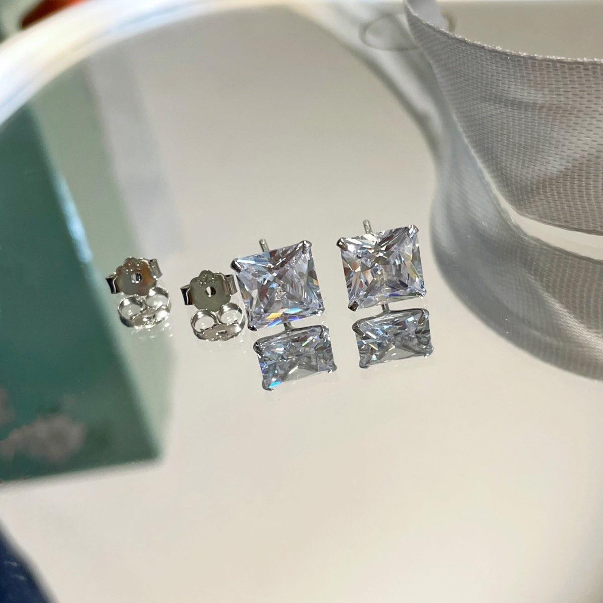 [Lumi Jewels]Ornate Square Shape Earrings