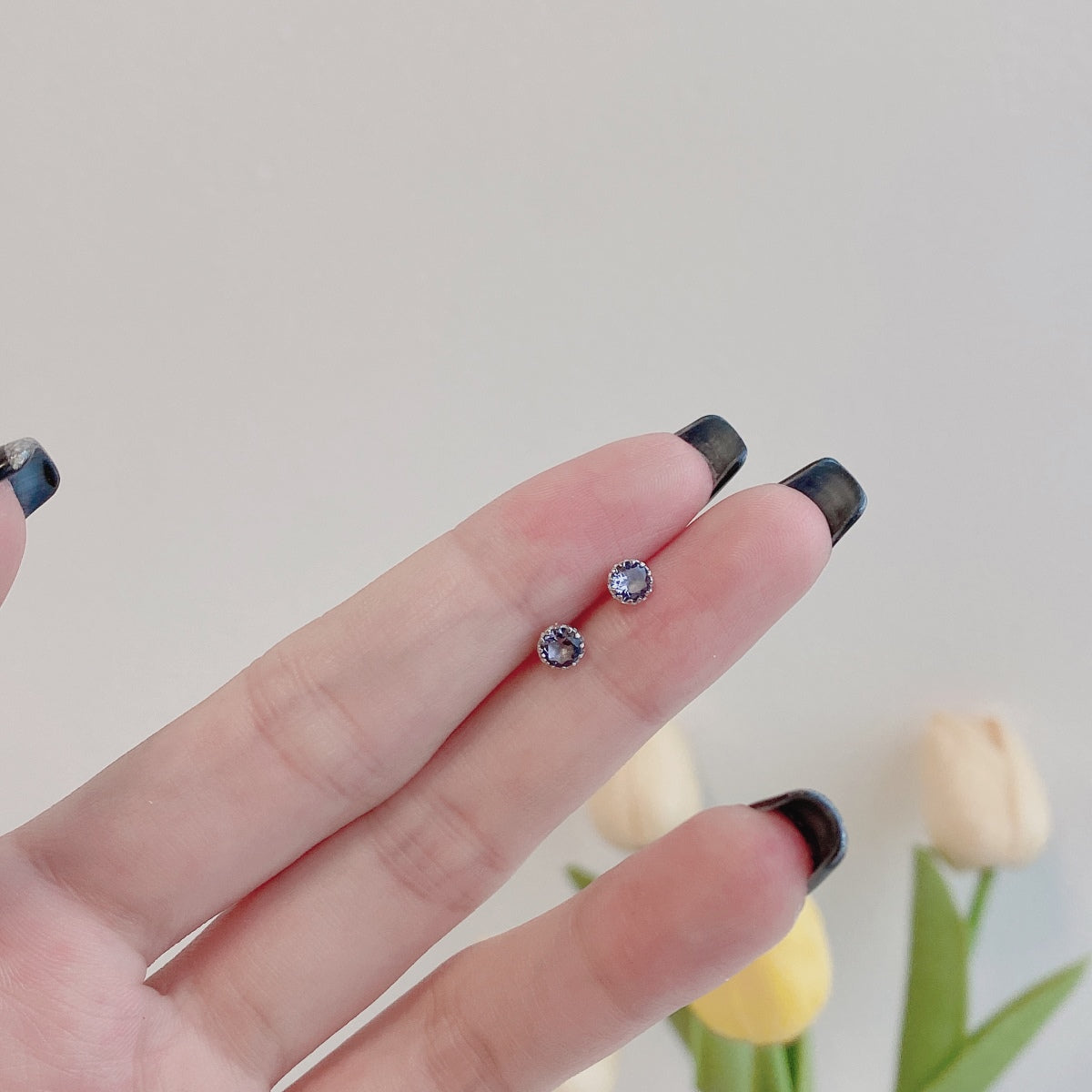 [Lumi Jewels]Sparkling Colorful Round Shape Earrings