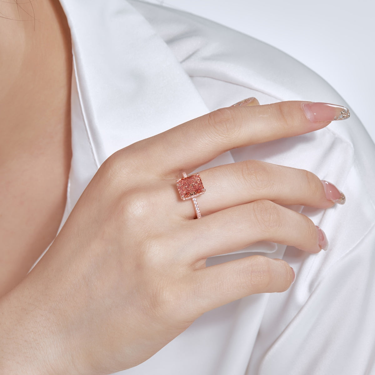 [Lumi Jewels]4.0 Carat Luxurious Engagement Ring