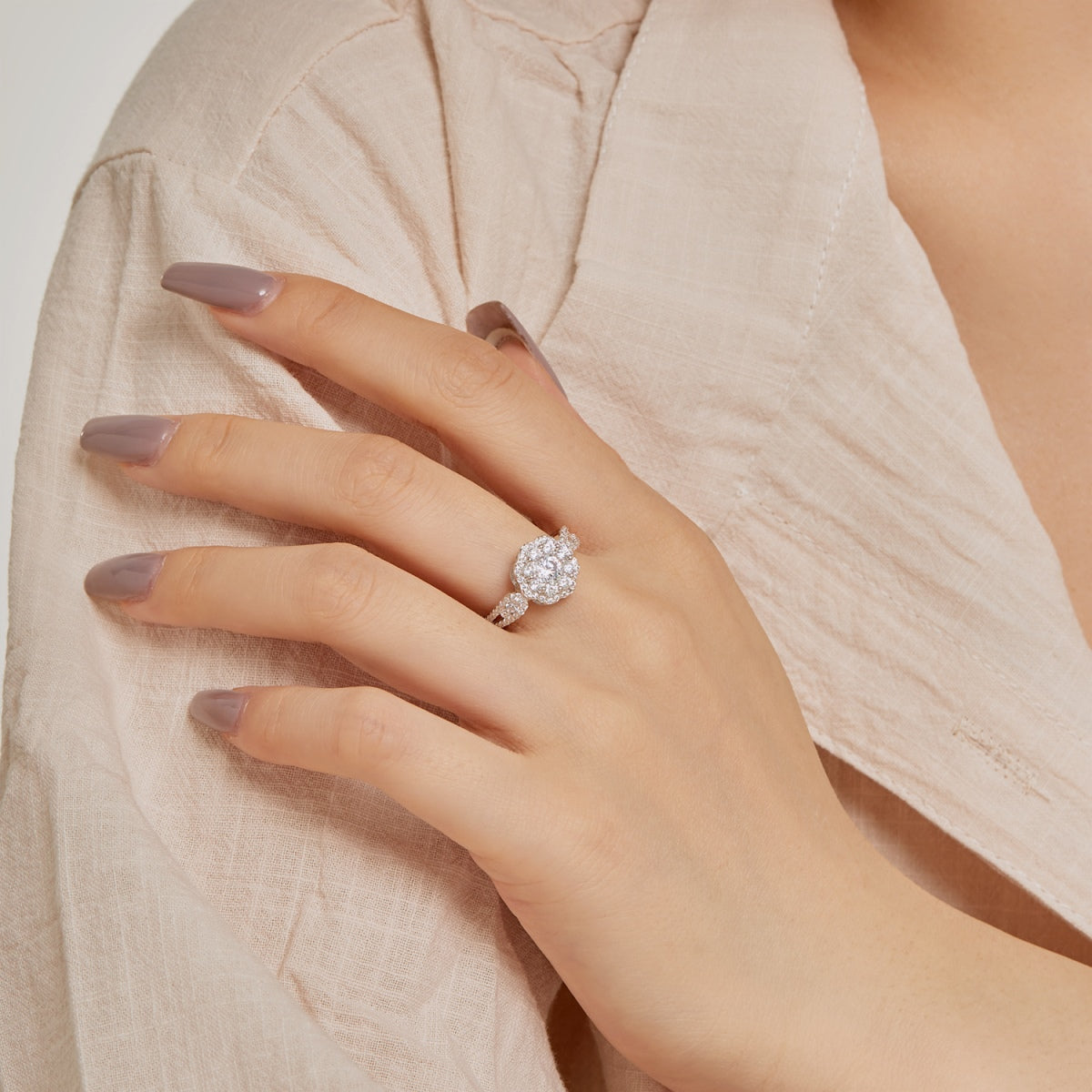 [Lumi Jewels]Delicate Colorful Round Cut Flower Shape Wedding Ring