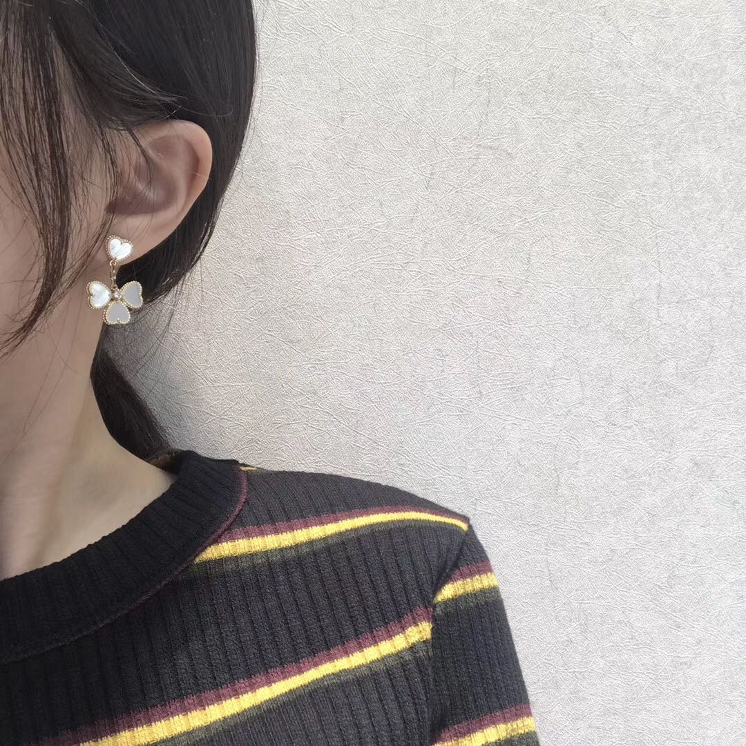[Lumi Jewels]CLOVER SWEET WHITE MOP EARRINGS