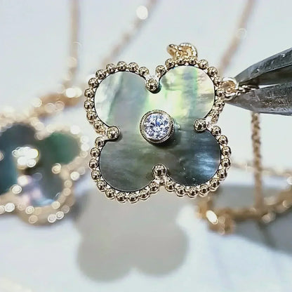 [Lumi Jewels]CLOVER 15MM DIAMOND AND MOTHER-OF-GREY NECKLACE