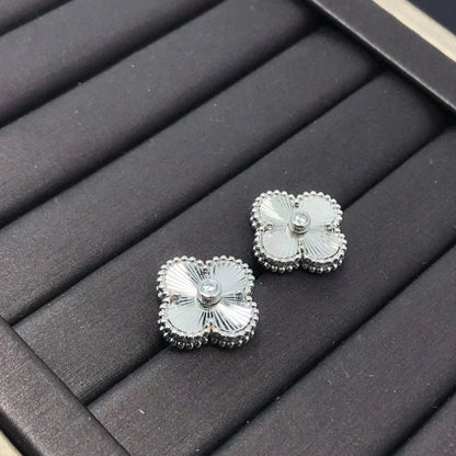 [Lumi Jewels]CLOVER MINI 9.5MM LASER EARRINGS