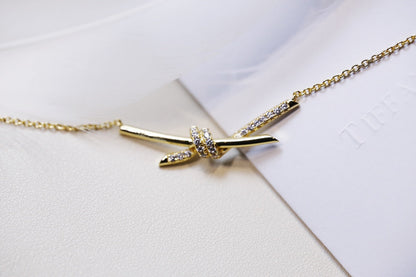 [Lumi Jewelry]KNOT NECKLACE GOLD DIAMONDS