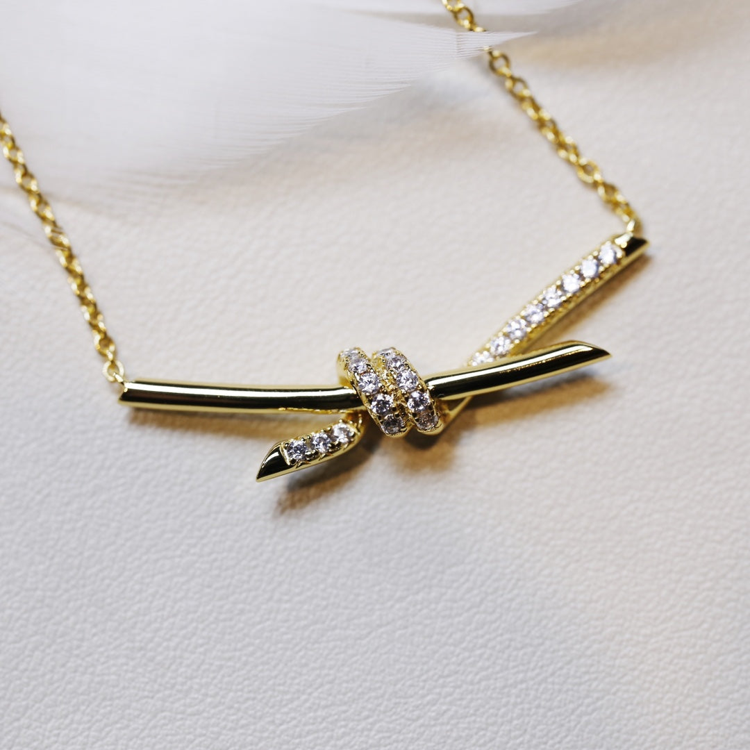 [Lumi Jewelry]KNOT NECKLACE GOLD DIAMONDS