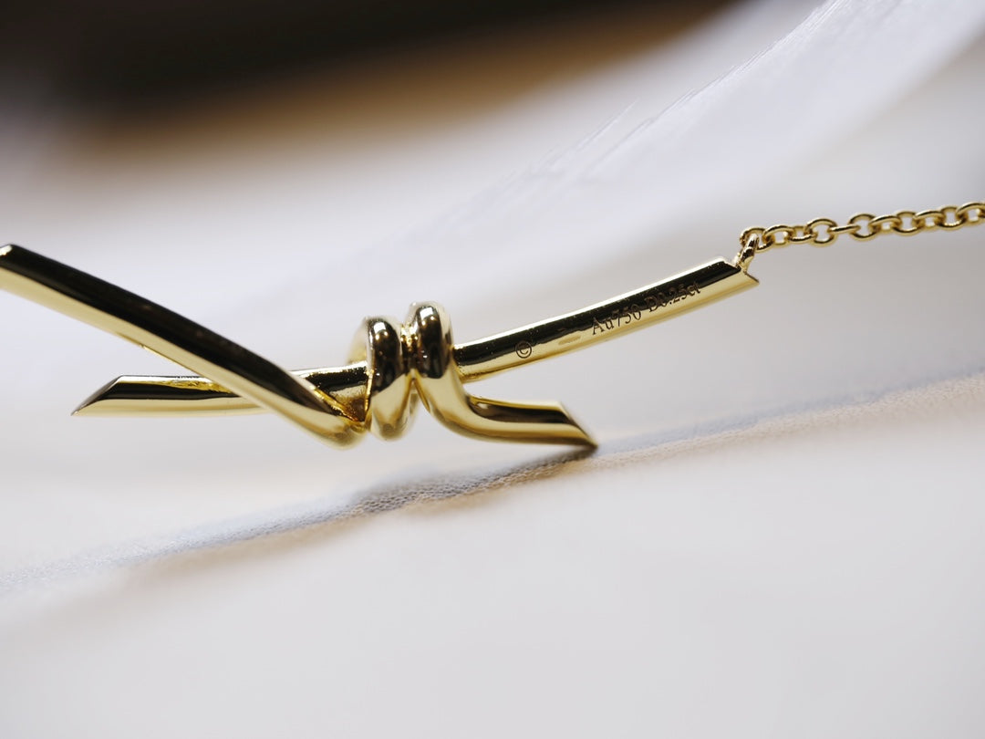 [Lumi Jewelry]KNOT NECKLACE GOLD DIAMONDS