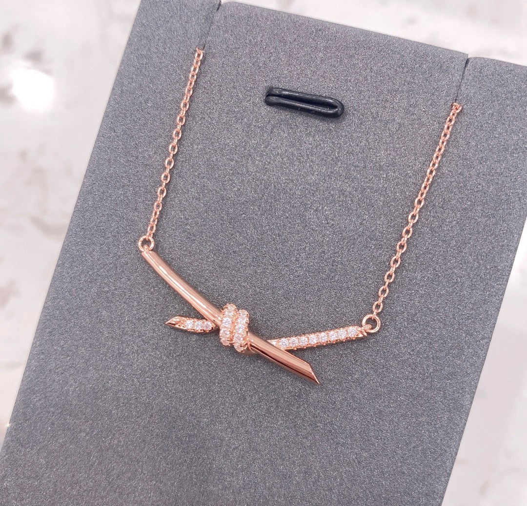 [Lumi Jewelry]KNOT NECKLACE DIAMONDS