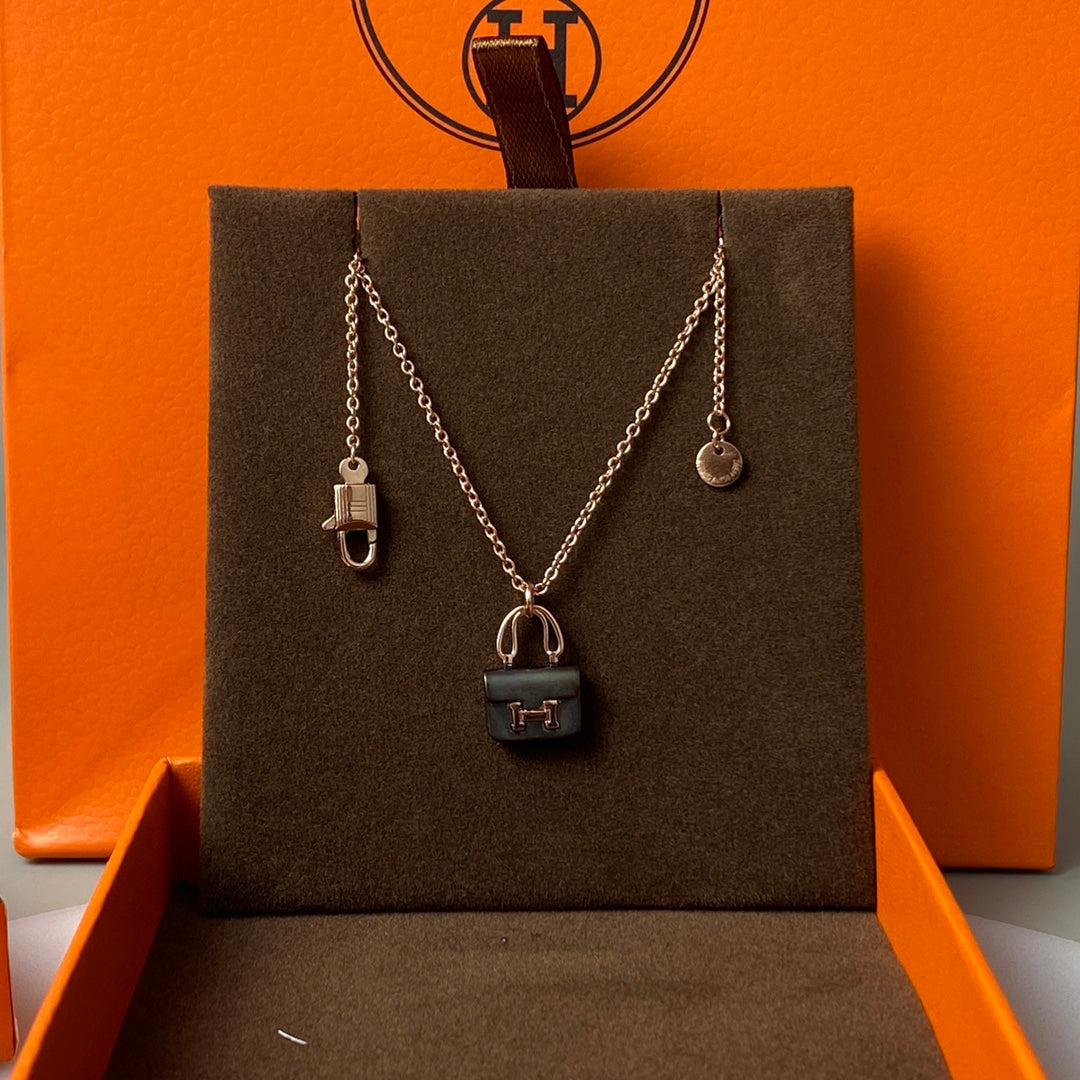 [Lumi Jewels]CONSTANCE BLACK PEDANT PINK GOLD NECKLACE