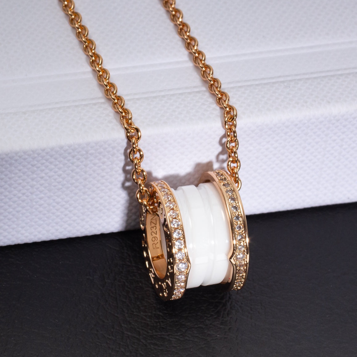 [Lumi Jewels]ZERO 1 WHITE CERAMIC PINK GOLD DIAMOND NECKLACE