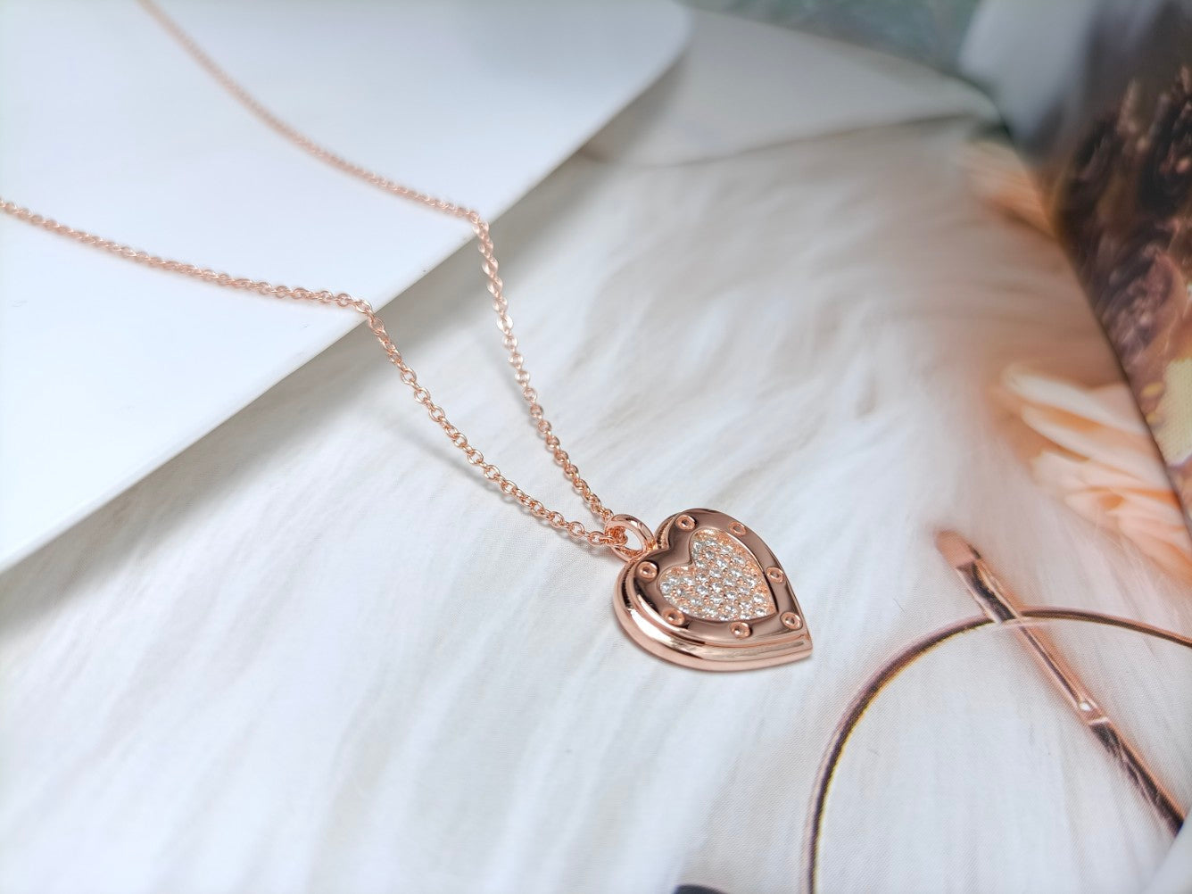 [Lumi Jewelry]HEART DIAMONDS PEDANT NECKLACE