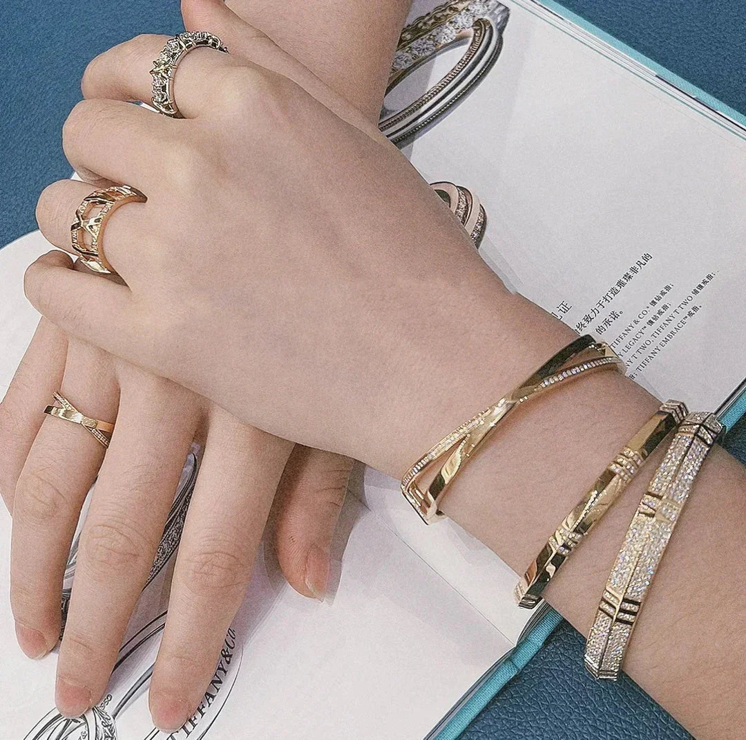 [Lumi Jewelry]NARROW HINGED BANGLEIN WITH DIAMONDS SMALL