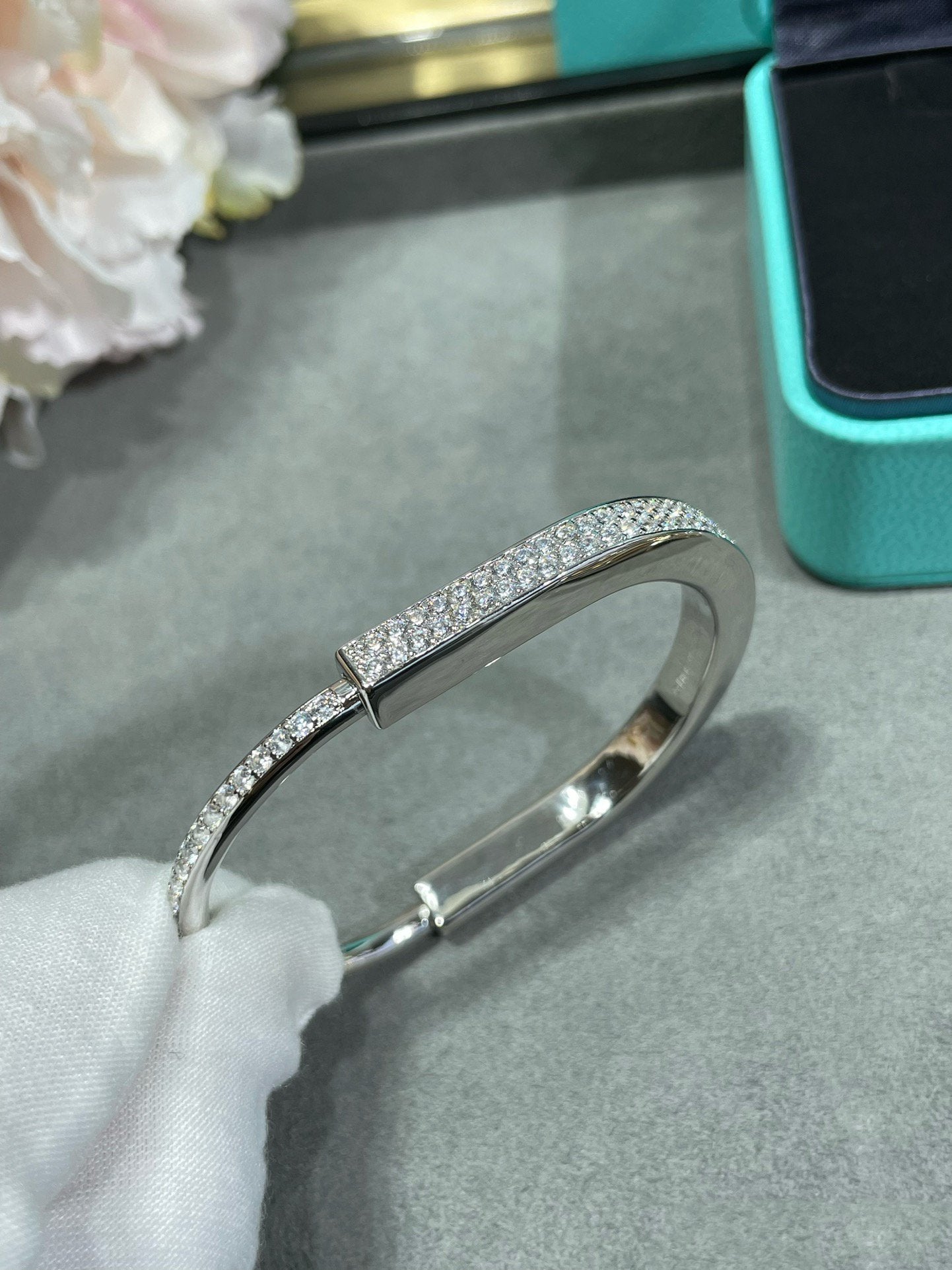 [Lumi Jewelry]LOCK BRACELET DIAMOND PAVED