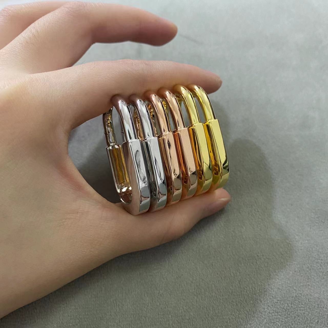 [Lumi Jewelry]LOCK MEDIUM EARRINGS