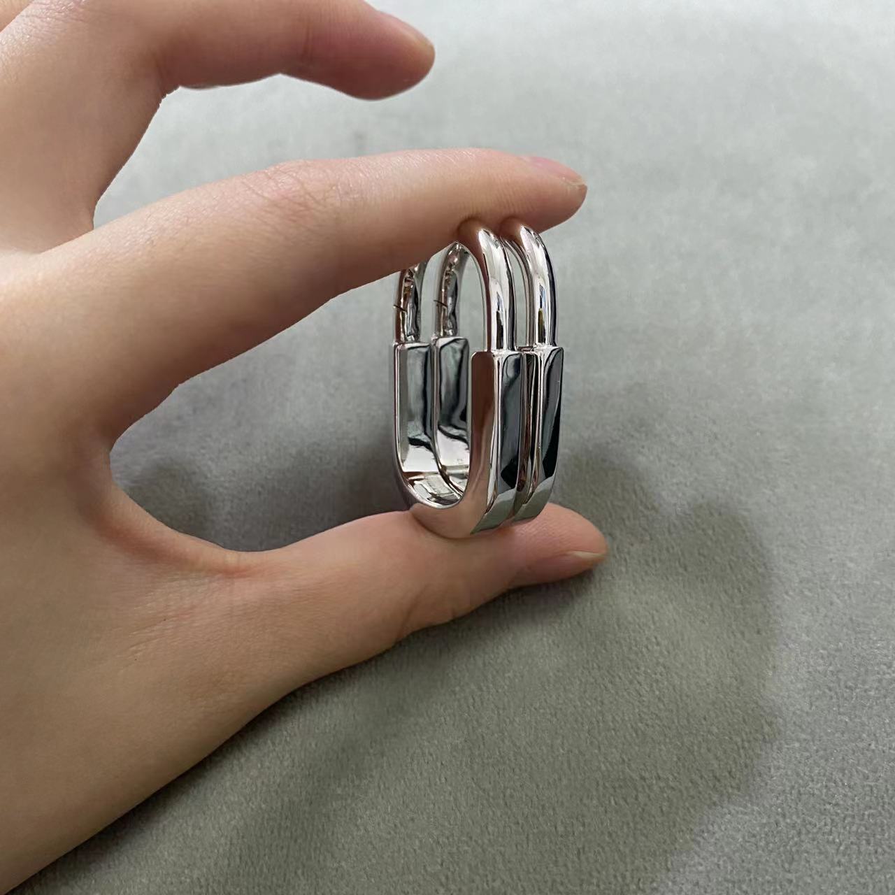 [Lumi Jewelry]LOCK MEDIUM EARRINGS