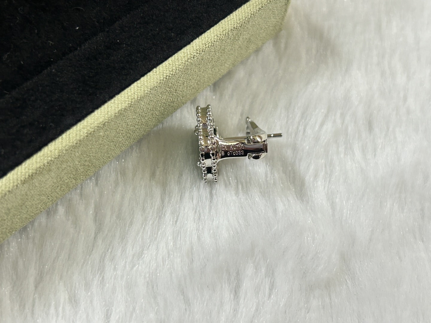 [Lumi Jewels]CLOVER PIETERSITE MEDIUM STUD EARRINGS