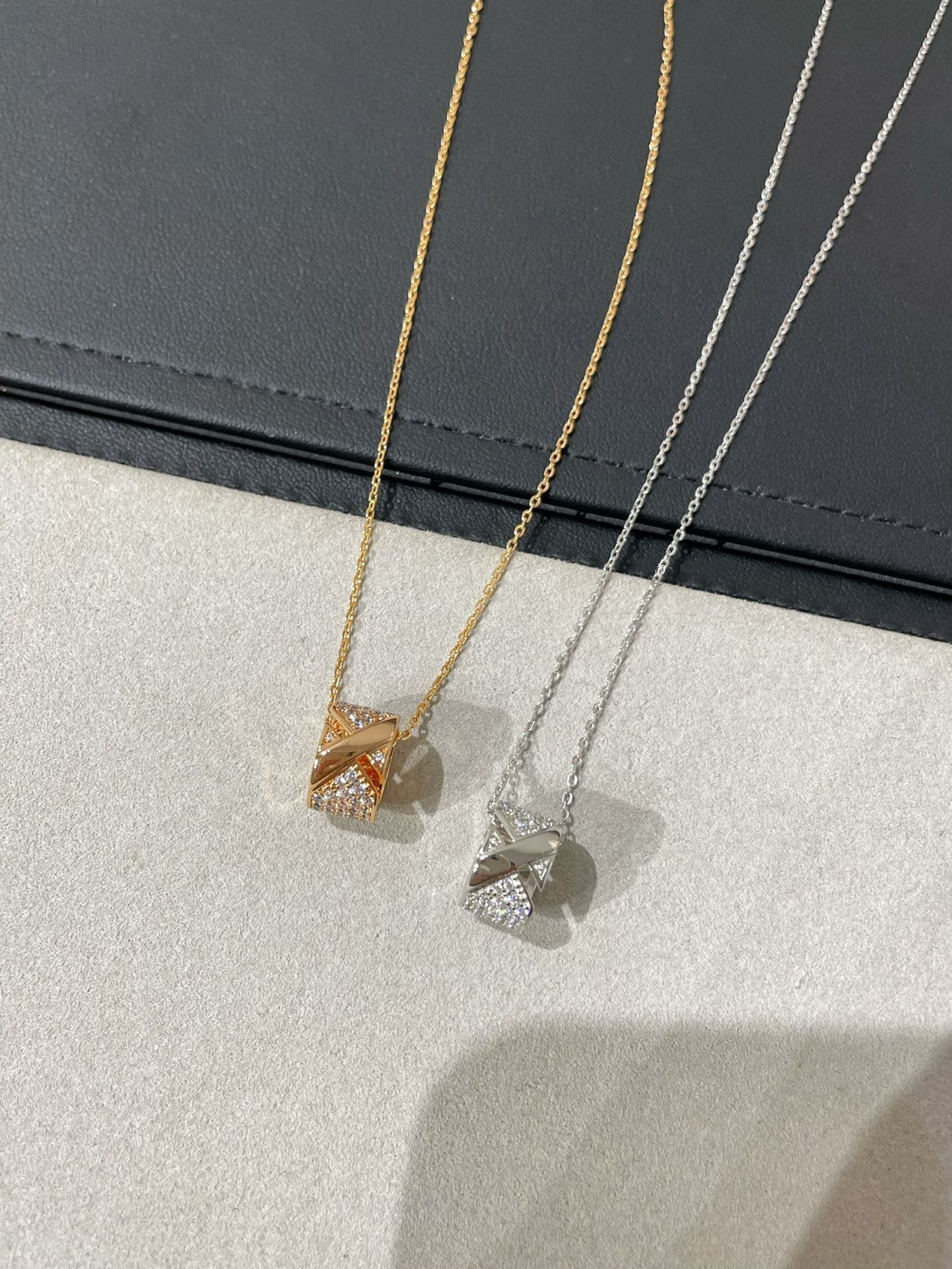 [Lumi Jewels]LIENS EVIDENCE DIAMOND PAVED NECKLACE