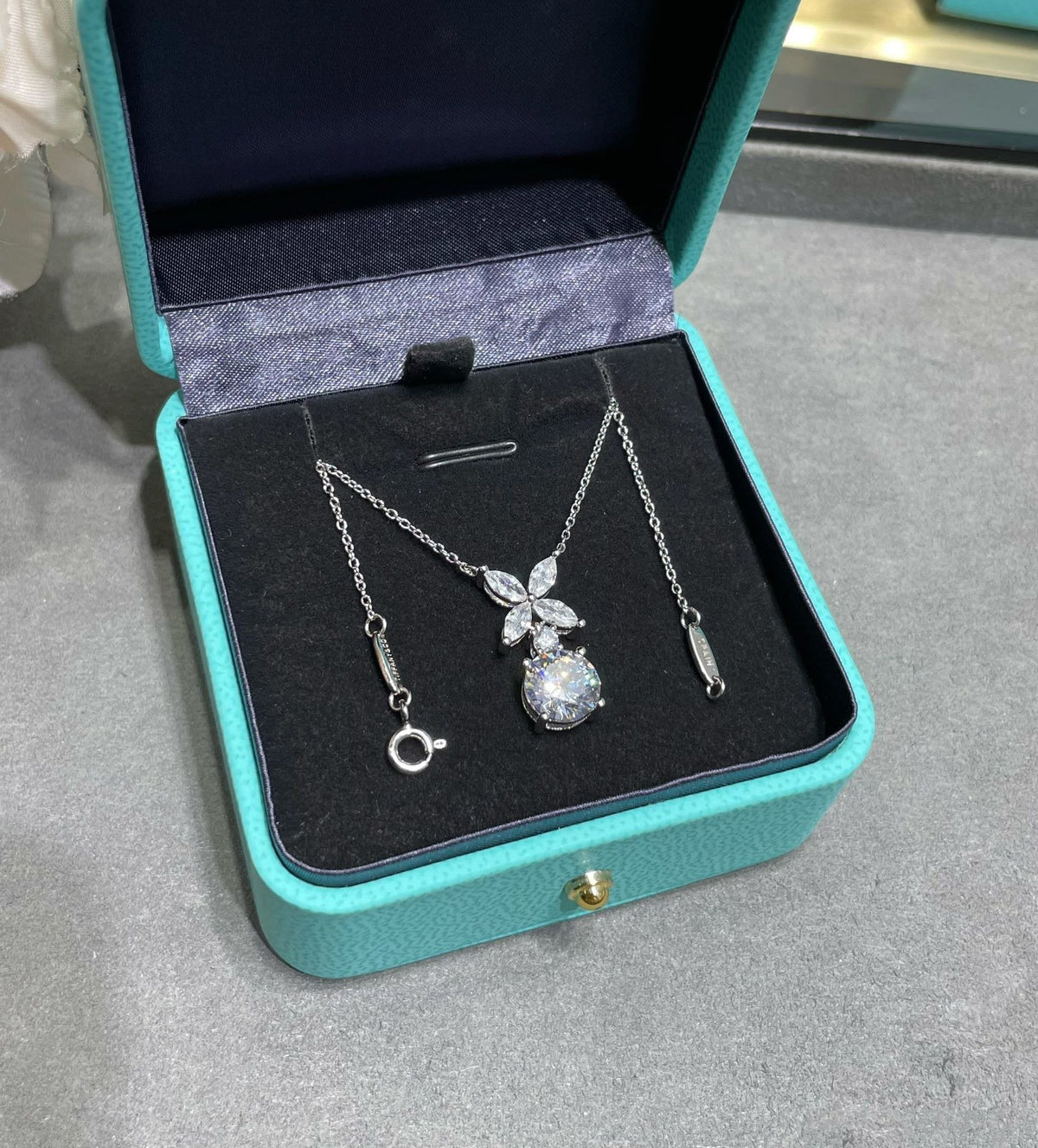 [Lumi Jewelry]VICTORIA PENDANT SILVER DIAMOND NECKLACE