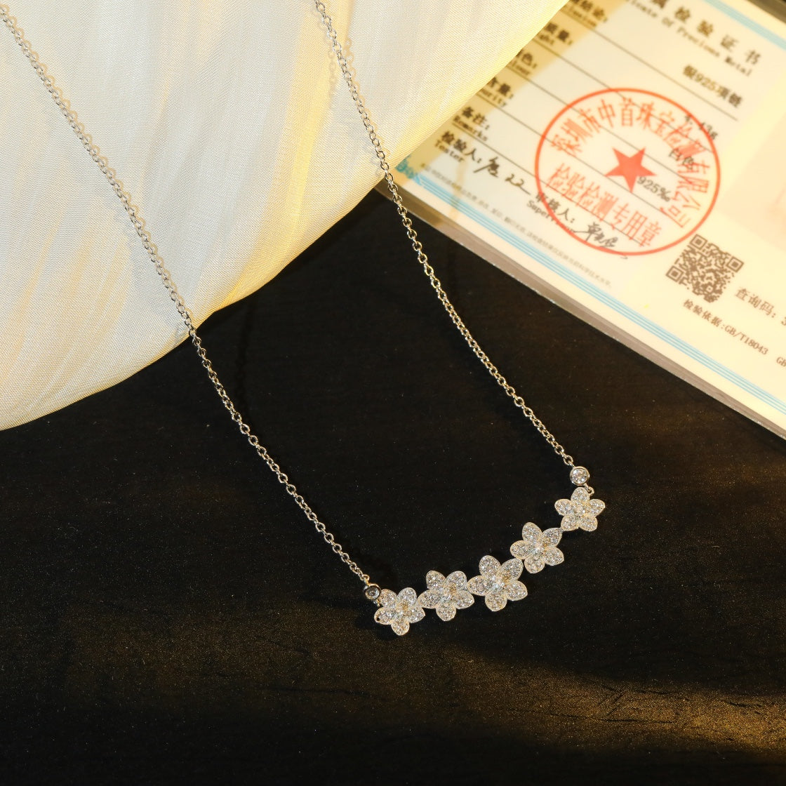 [Lumi Jewelry]]wild flower diamond line pendant