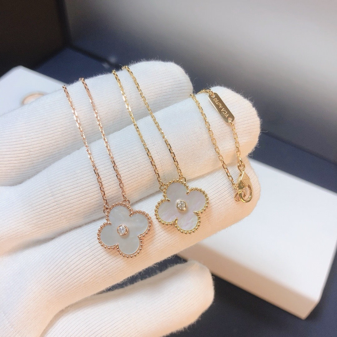 [Lumi Jewels]CLOVER 15MM DIAMOND WHITE FRITILLARIA NECKLACE