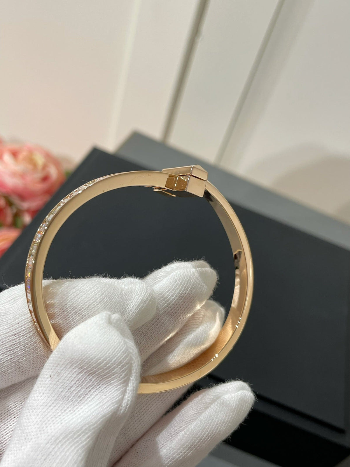[Lumi Jewelry]WIDE HINGED BANGLE PINK GOLD WITH BAGUETTE DIAMONDS