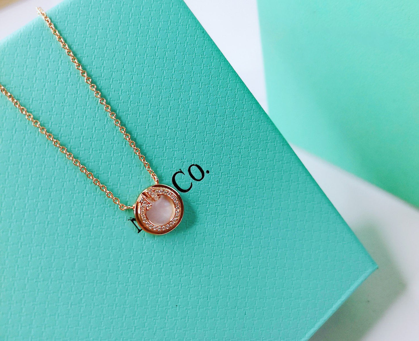 [Lumi Jewelry]DIAMOND AND MOTHER PEARL CIRCLE NECKLACE PENDANT