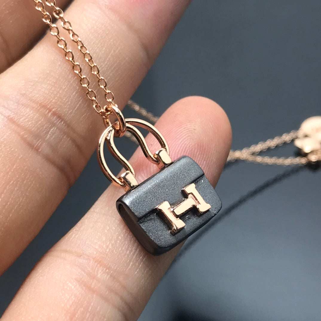 [Lumi Jewels]WOMEN'S HM AMULETTES CONSTANCE PENDANT NECKLACE