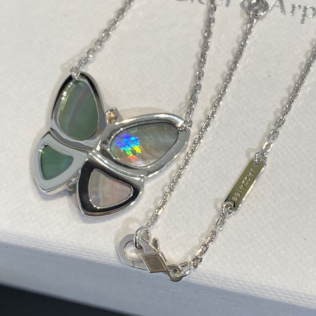 [Lumi Jewels]LARGE BUTTERFLY SILVER PENDANT DIAMOND NECKLACE