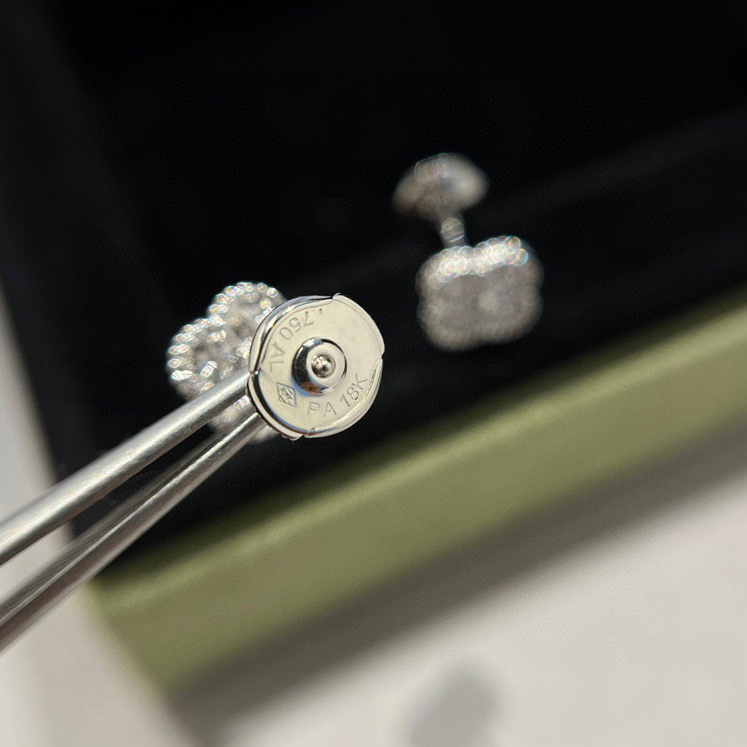 [Lumi Jewels]CLOVER MINI DIAMOND STUD EARRINGS