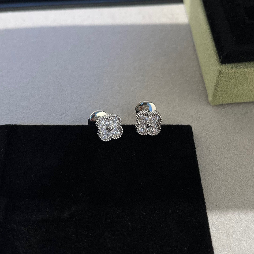 [Lumi Jewels]CLOVER MINI DIAMOND STUD EARRINGS